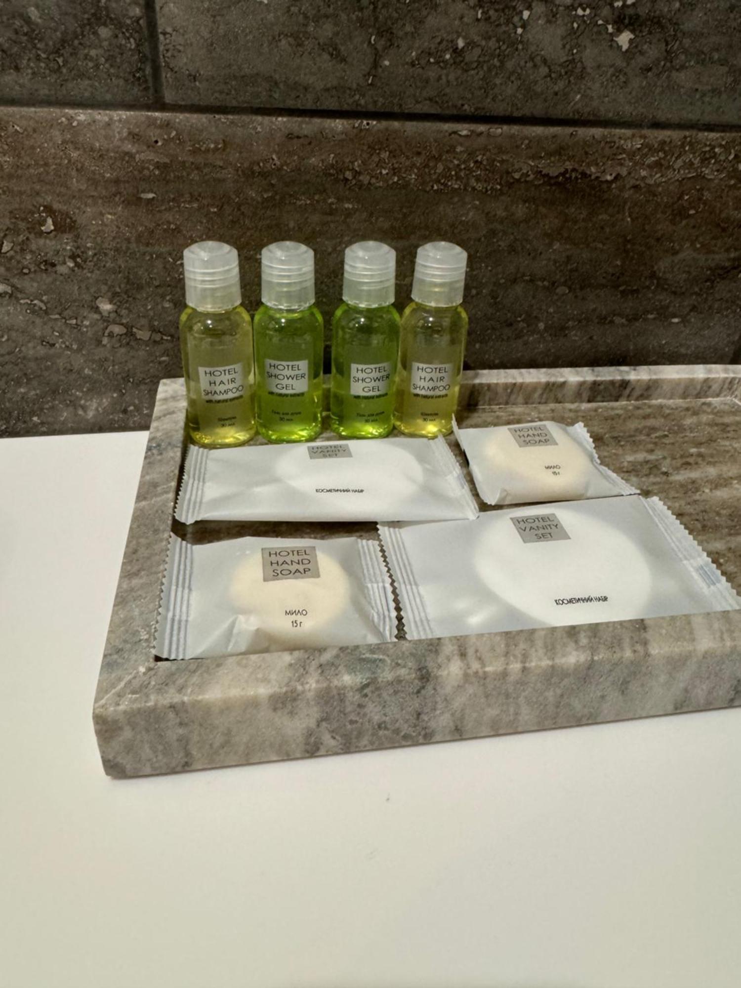 艾里尔酒店 日托米尔 外观 照片